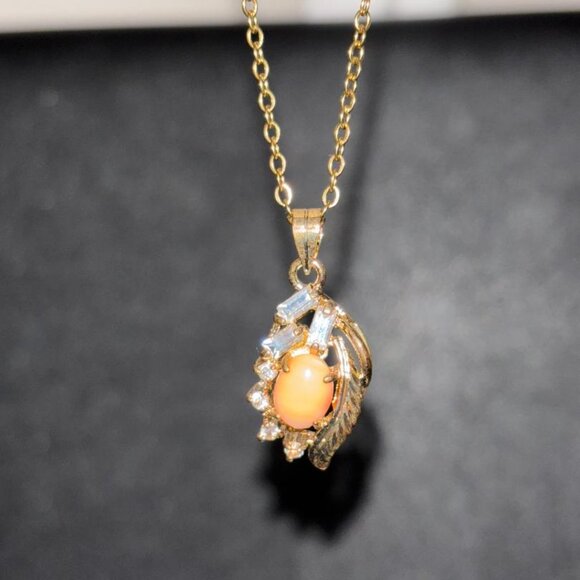 Vintage Coral Pendant Necklace, Dolphin Ore 18K Gold Electroplate - Picture 5 of 7